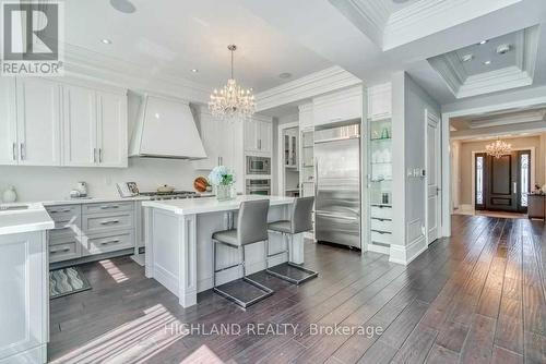 150 Oliver Place, Oakville, ON - Indoor Photo Showing Kitchen With Upgraded Kitchen