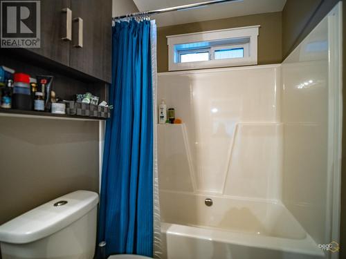 3209 Shuswap Rd, Kamloops, BC - Indoor Photo Showing Bathroom