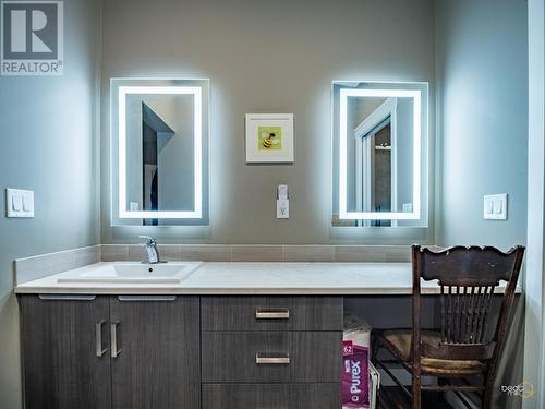 3209 Shuswap Rd, Kamloops, BC - Indoor Photo Showing Bathroom