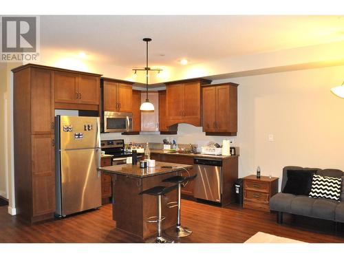 303-755 Mcgill Rd, Kamloops, BC - Indoor Photo Showing Kitchen