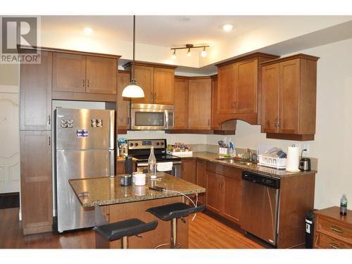 303-755 Mcgill Rd, Kamloops, BC - Indoor Photo Showing Kitchen