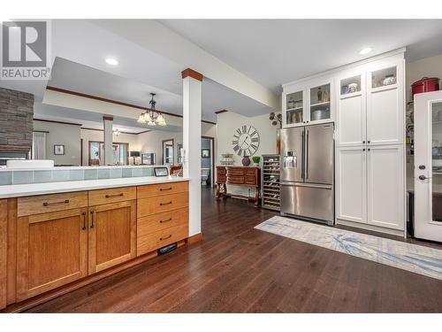 1999 Skeena Drive, Kamloops, BC - Indoor Photo Showing Kitchen