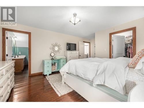 1999 Skeena Drive, Kamloops, BC - Indoor Photo Showing Bedroom