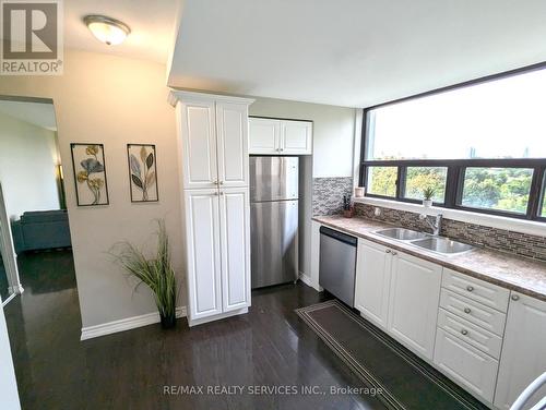 417 - 188 Mill Street S, Brampton (Brampton South), ON - Indoor Photo Showing Kitchen With Double Sink