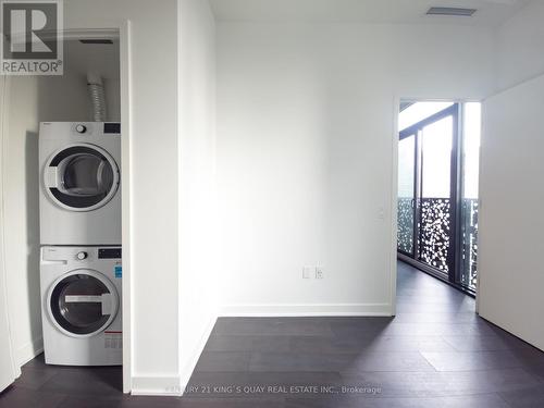 3009 - 55 Charles Street E, Toronto, ON - Indoor Photo Showing Laundry Room