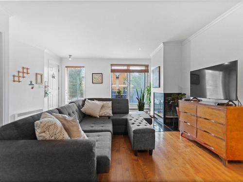 Salon - 3370 Rue Dalbé-Viau, Montréal (Lachine), QC - Indoor Photo Showing Living Room