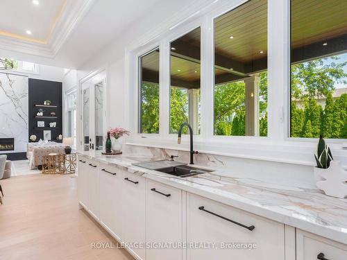 1306 Tansley Dr, Oakville, ON - Indoor Photo Showing Kitchen