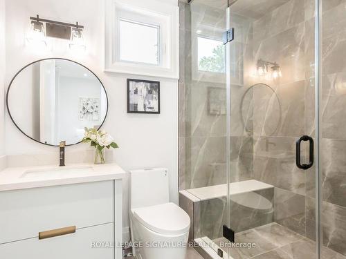 1306 Tansley Dr, Oakville, ON - Indoor Photo Showing Bathroom