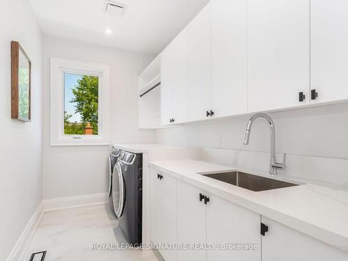 1306 Tansley Dr, Oakville, ON - Indoor Photo Showing Laundry Room