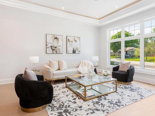 1306 Tansley Dr, Oakville, ON - Indoor Photo Showing Living Room