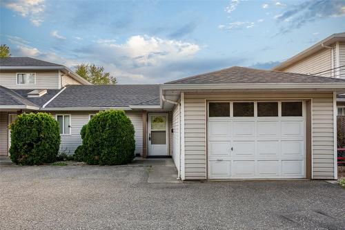 10-4404 Pleasant Valley Road, Vernon, BC - Outdoor With Facade