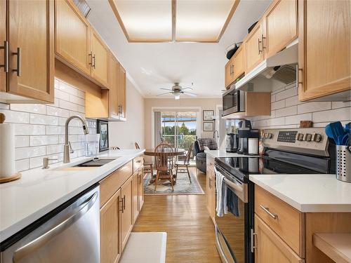 10-4404 Pleasant Valley Road, Vernon, BC - Indoor Photo Showing Kitchen With Upgraded Kitchen