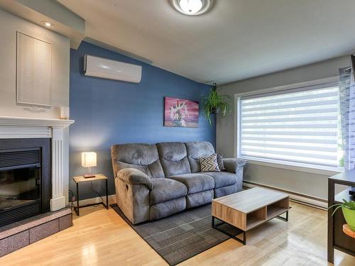 Salon - 9222 Av. Du Bic, Shawinigan, QC - Indoor Photo Showing Living Room With Fireplace