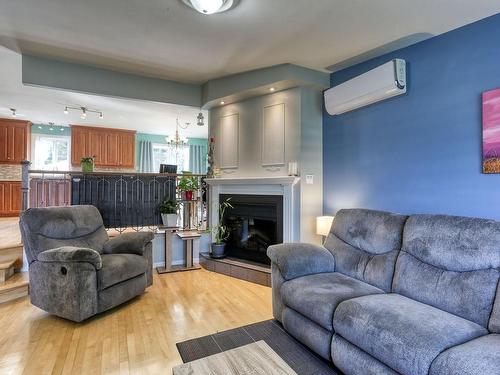 Salon - 9222 Av. Du Bic, Shawinigan, QC - Indoor Photo Showing Living Room With Fireplace