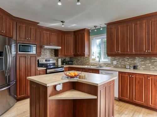 Kitchen - 9222 Av. Du Bic, Shawinigan, QC - Indoor Photo Showing Kitchen With Double Sink