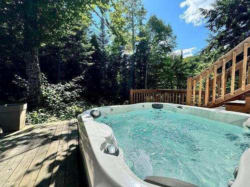 Hot tub - 1416 Ch. Des Lacs, Mont-Blanc, QC - Outdoor