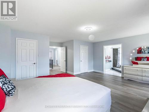 3821 Trelawny Circle, Mississauga, ON - Indoor Photo Showing Bedroom