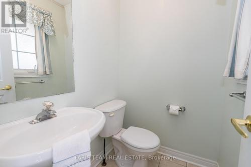 67 Heritage Court, Barrie, ON - Indoor Photo Showing Bathroom