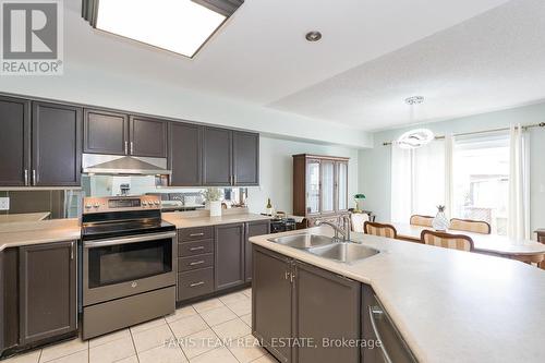 67 Heritage Court, Barrie (Painswick South), ON - Indoor Photo Showing Kitchen With Double Sink