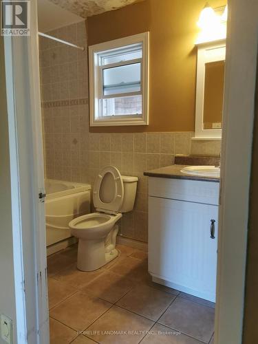 6 Isobel Street, Barrie, ON - Indoor Photo Showing Bathroom