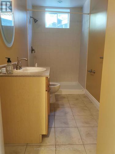 6 Isobel Street, Barrie, ON - Indoor Photo Showing Bathroom