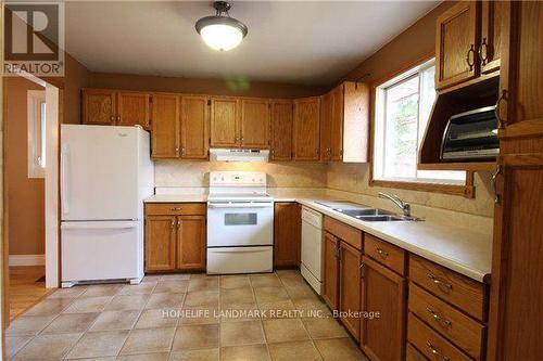 6 Isobel Street, Barrie (Codrington), ON - Indoor Photo Showing Kitchen With Double Sink