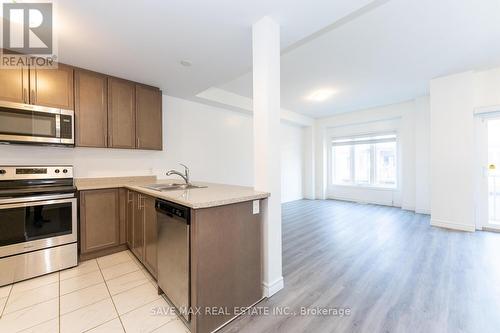 136 - 77 Diana Avenue, Brantford, ON - Indoor Photo Showing Kitchen