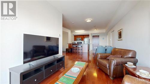 200 Rideau Street Unit#2005, Ottawa, ON - Indoor Photo Showing Living Room