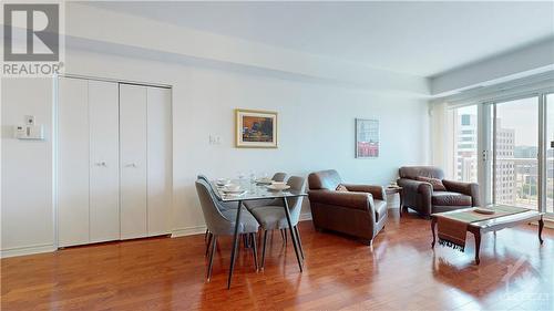 200 Rideau Street Unit#2005, Ottawa, ON - Indoor Photo Showing Living Room