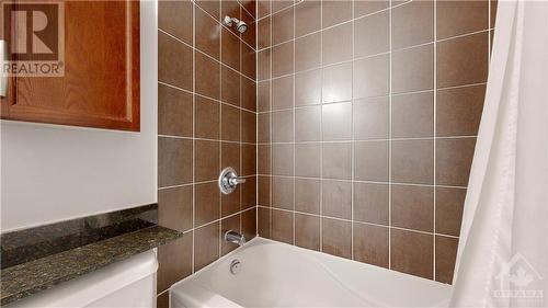 200 Rideau Street Unit#2005, Ottawa, ON - Indoor Photo Showing Bathroom