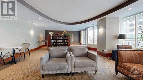 2005 - 200 Rideau Street, Ottawa, ON - Indoor Photo Showing Living Room