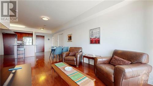 200 Rideau Street Unit#2005, Ottawa, ON - Indoor Photo Showing Living Room