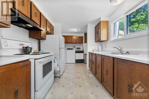 1338 Usborne Street, Mcnab/Braeside, ON - Indoor Photo Showing Kitchen With Double Sink