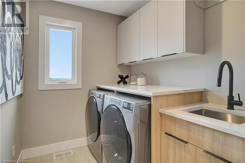 87 Dunnigan Drive, Kitchener, ON - Indoor Photo Showing Laundry Room