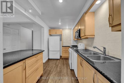 20 - 2688 Bromsgrove Road, Mississauga (Clarkson), ON - Indoor Photo Showing Kitchen With Double Sink