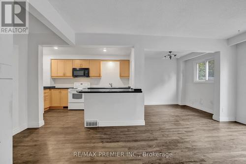 20 - 2688 Bromsgrove Road, Mississauga, ON - Indoor Photo Showing Kitchen