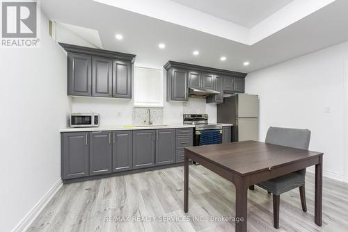 27 Goodview Drive, Brampton (Sandringham-Wellington North), ON - Indoor Photo Showing Kitchen