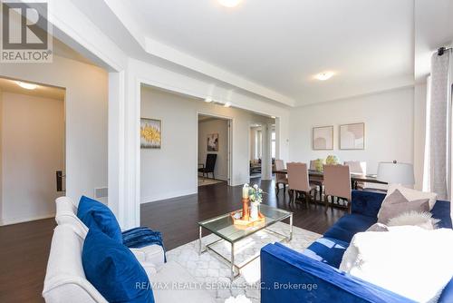 27 Goodview Drive, Brampton (Sandringham-Wellington North), ON - Indoor Photo Showing Living Room