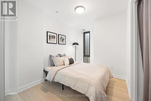 902 - 32 Camden Street, Toronto, ON - Indoor Photo Showing Bedroom