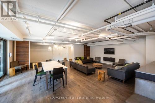 902 - 32 Camden Street, Toronto, ON - Indoor Photo Showing Garage