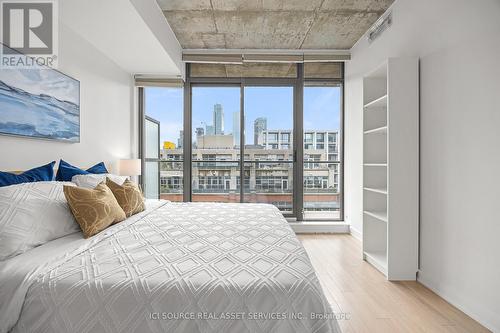 902 - 32 Camden Street, Toronto, ON - Indoor Photo Showing Bedroom