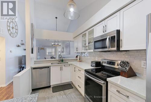 219 - 65 Bristol Road E, Mississauga, ON - Indoor Photo Showing Kitchen With Upgraded Kitchen