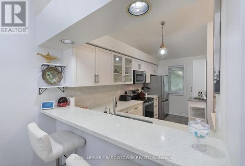 219 - 65 Bristol Road E, Mississauga (Hurontario), ON - Indoor Photo Showing Kitchen