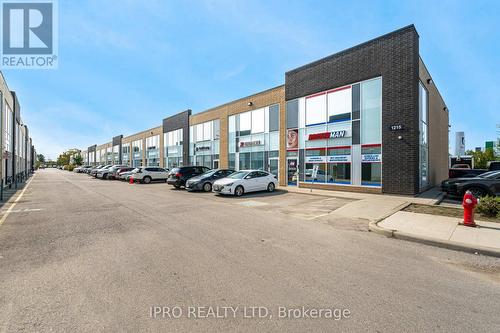 53 - 1215 Queensway Way E, Mississauga, ON 