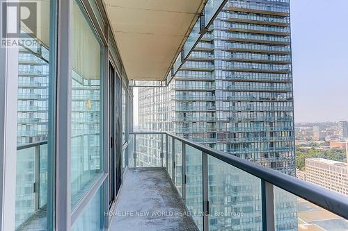 4001 - 38 Grenville Street, Toronto (Bay Street Corridor), ON - Outdoor