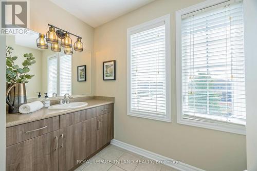 622 Killarney Road, London, ON - Indoor Photo Showing Bathroom