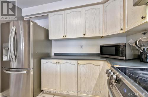 3943 Coachman Circle, Mississauga (Churchill Meadows), ON - Indoor Photo Showing Kitchen