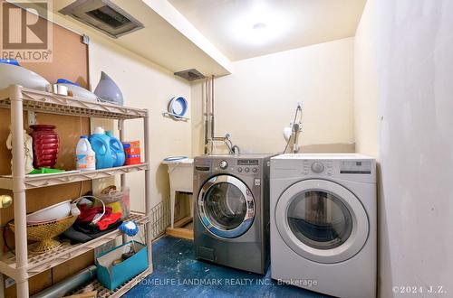 3943 Coachman Circle, Mississauga (Churchill Meadows), ON - Indoor Photo Showing Laundry Room