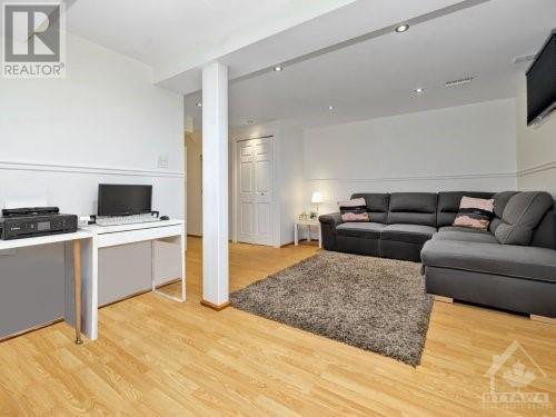 2877 Millstream Way, Ottawa, ON - Indoor Photo Showing Living Room