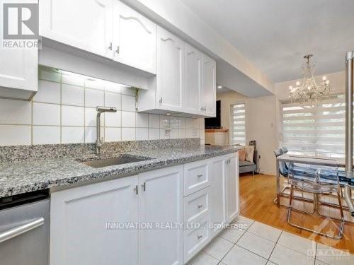 2877 Millstream Way, Ottawa, ON - Indoor Photo Showing Kitchen With Upgraded Kitchen